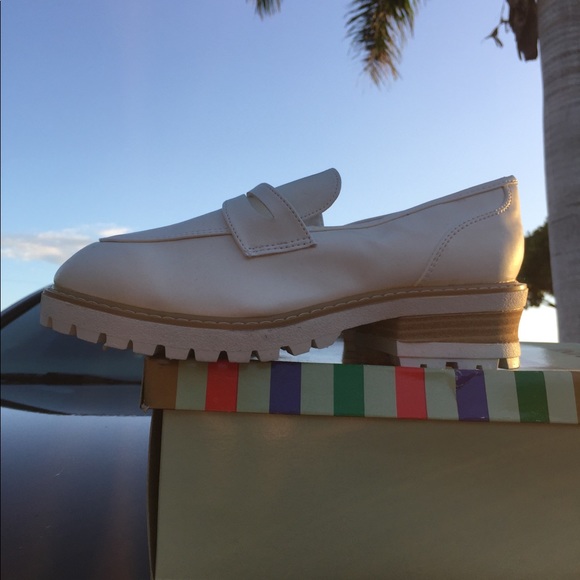 Carrini CA Collection Size7.5 Chunky White Loafers - Picture 4 of 8